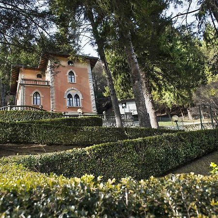 Villa Pinetina B&B Lasnigo Szoba fotó