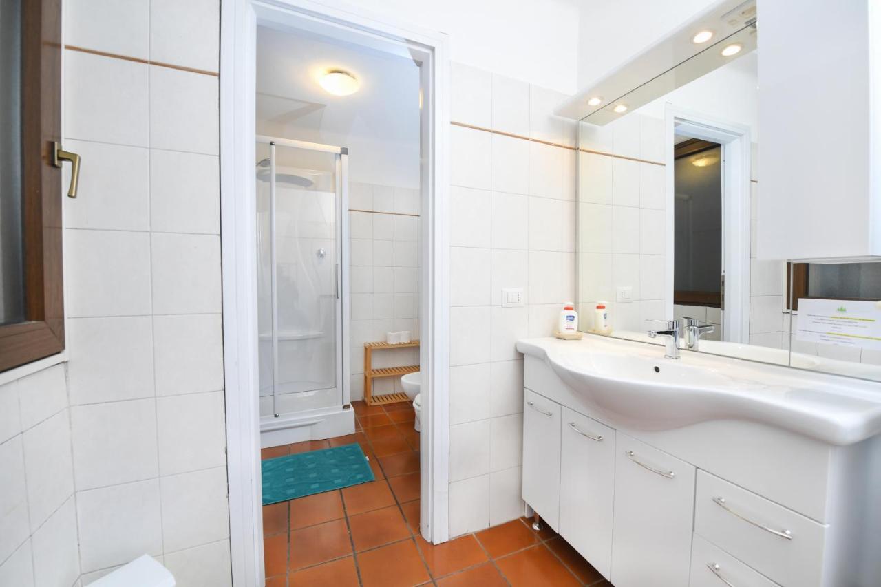 Villa Pinetina B&B Lasnigo Kültér fotó